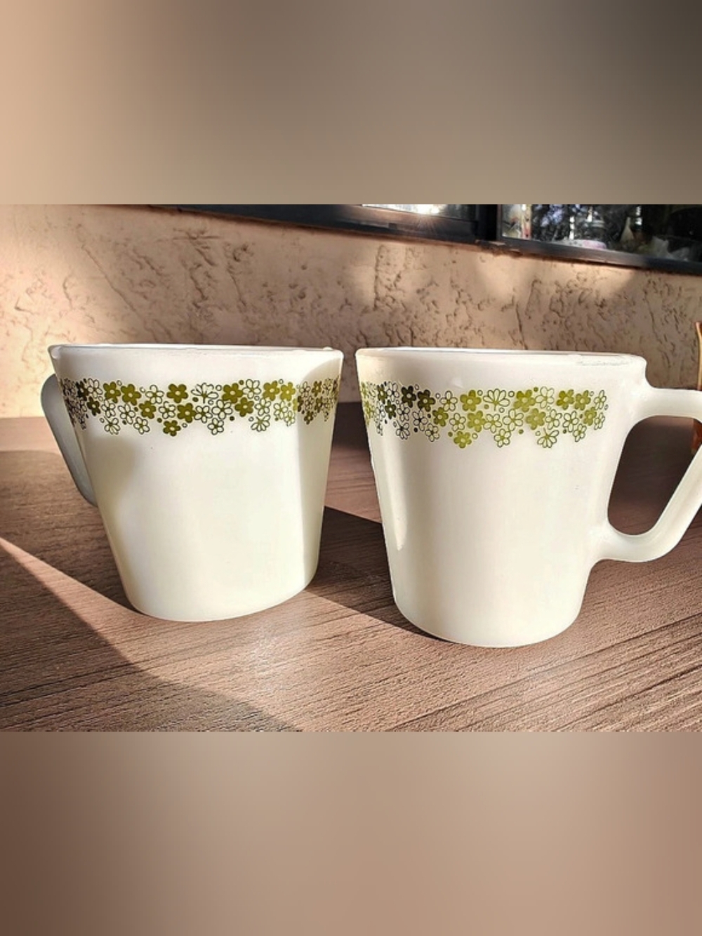Pyrex Spring Blossom Green / Crazy Daisy Coffee Mug Mugs Set of 2 White & Green
